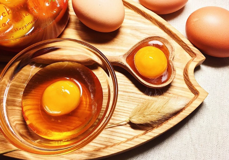 Hỗn hợp lòng đỏ trứng gà ngâm mật ong nguyên chất 