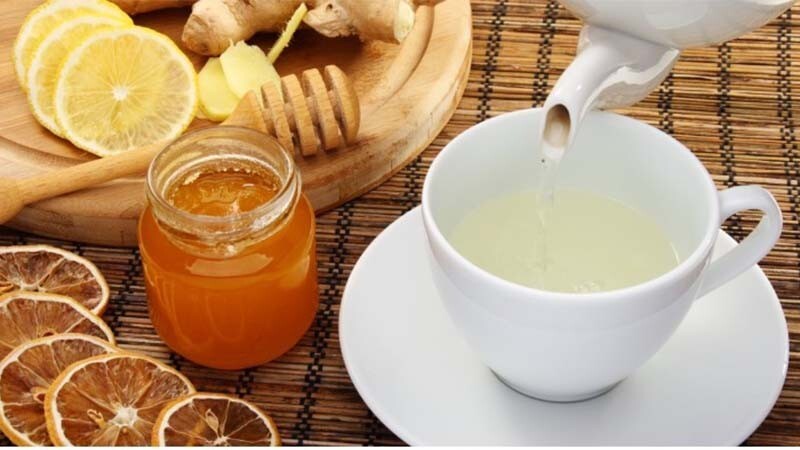 Mật ong pha kết hợp với các thành phần nguyên liệu khác