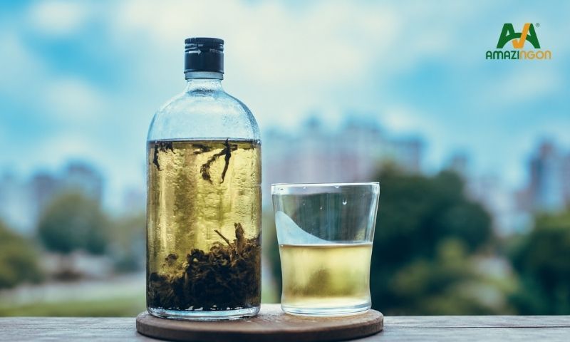Trà ủ lạnh hay cold brew tea thường có vị mềm, ít đắng gắt và dễ uống Trà ủ lạnh hay cold brew tea thường có vị mềm, ít đắng gắt và dễ uống