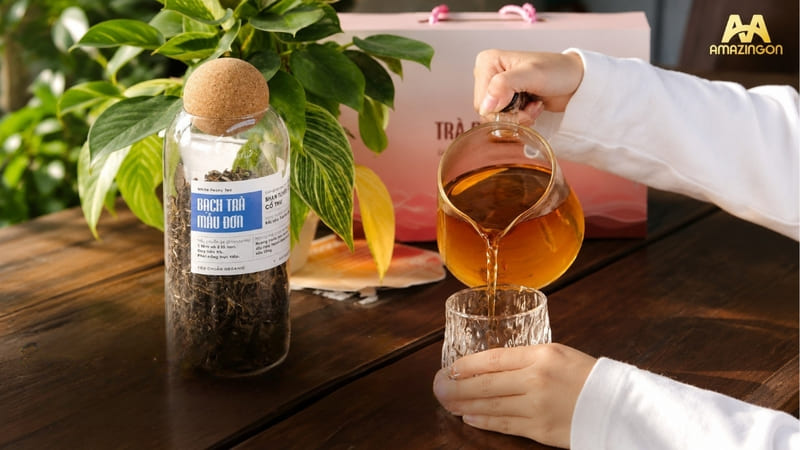 Bạch trà mẫu đơn nguyên bản phục vụ khách hàng muốn trải nghiệm vị trà thật