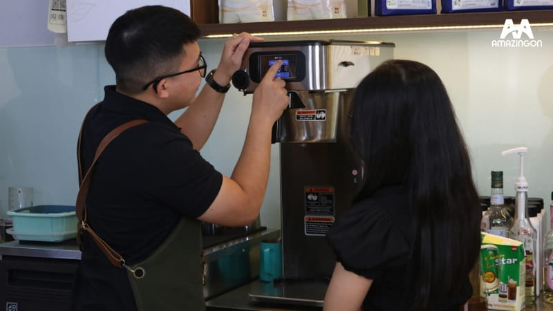 Pha trà bằng máy là gì? Vì sao mô hình kinh doanh đồ uống quan tâm?
