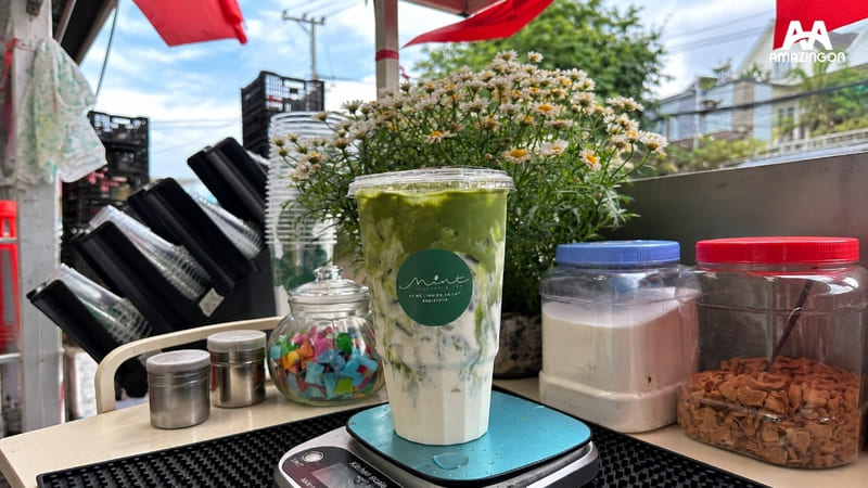 Món matcha đặc trưng của Mint Coffee & Tea take away tại Đà Lạt 